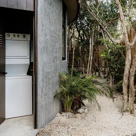 Casa Solara Sleeps 12 Beach Club Holiday home