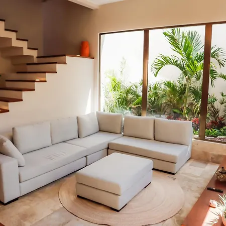 La Joya Villa