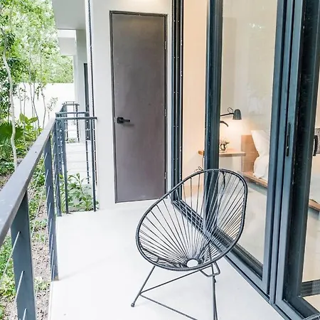 Apartment Jungle Views