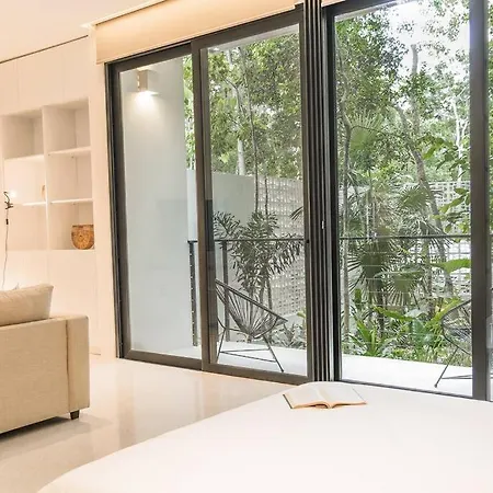 Apartment Jungle Views *