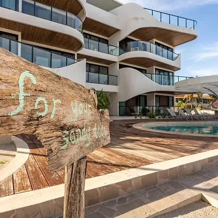 Luxury Beachfront Getaway Tankah Bay * Tulum