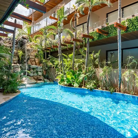Menesse Aparthotel 4*