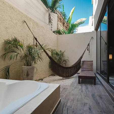 Chic 1 Bedroom With Private Terraze Jacuzzzi Apartment *