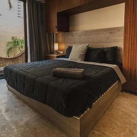 Chic 1 Bedroom With Private Terraze Jacuzzzi Apartment *