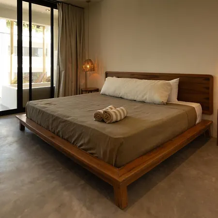 Beautiful 1 Bedroom In Apartment