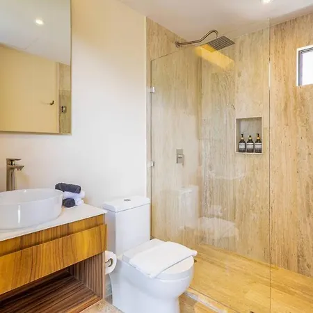 3br With Private Pool, Near Beach Villa *