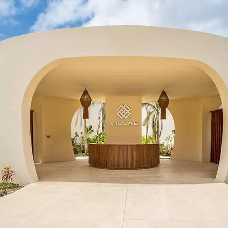 3br With Private Pool, Near Beach Villa *