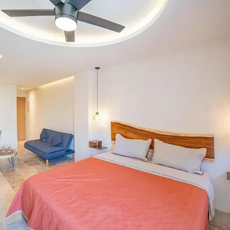 Crystal By Hotel