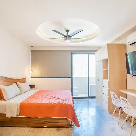 Hotel Crystal By