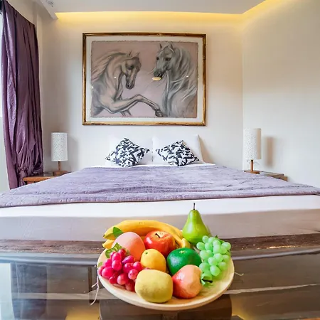 Crystal By Hotel *