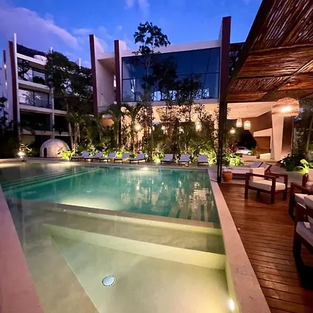 Chaac Hotel *