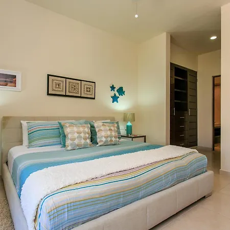 Luzera - With Ample Private Roof & Jacuzzi & Bbq Tulum