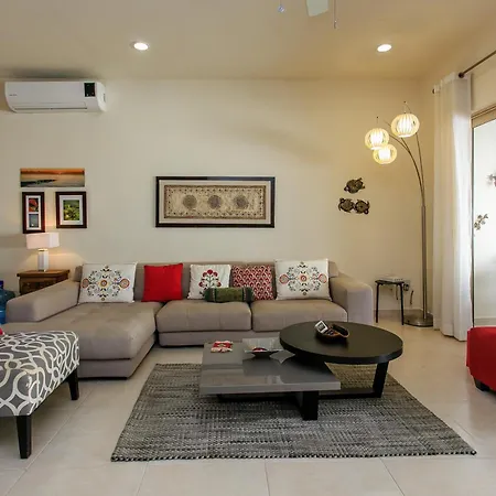 Luzera - With Ample Private Roof & Jacuzzi & Bbq Tulum