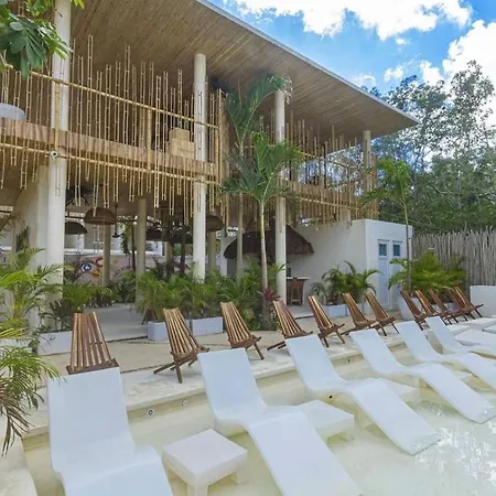 Muuk * Tulum