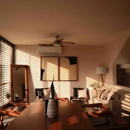 Stunning 2 Bd Ph W Private Pool Apartment *