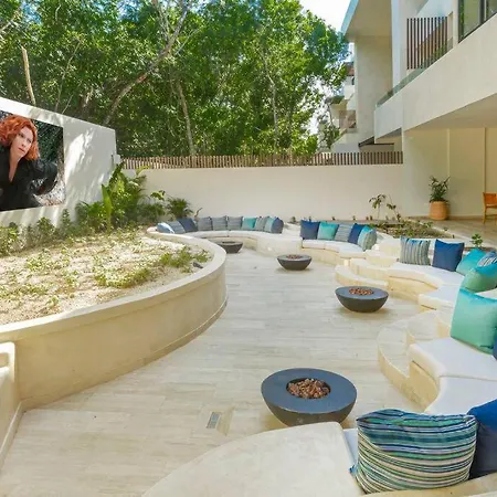 Apartment Fabulous 2bd, Rooftop Pool, Cinema, Sauna, Gym