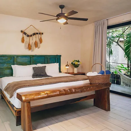 Sunset House Hotel 2*