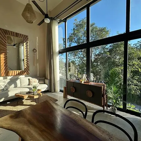 2 Bdr Stunning Designer Loft - Centro