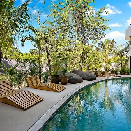 Majestic Jungle With 2 Pools & Rooftop Bbq *