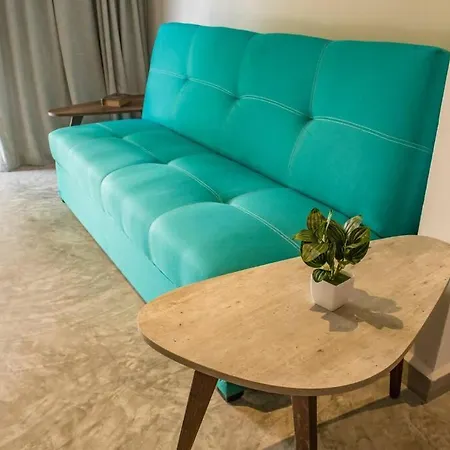 1 Bedroom In Downtown Walking Distance From Bars Apartment *