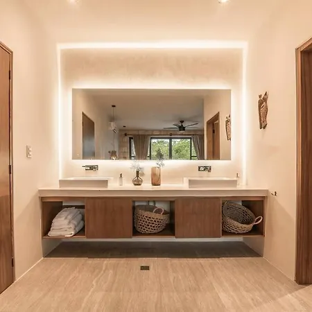 La Selva Jungle Getaway Villa