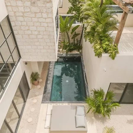 La Selva Jungle Getaway *