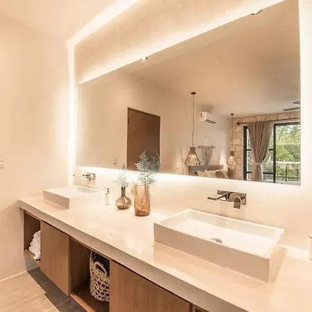 Villa La Selva Jungle Getaway