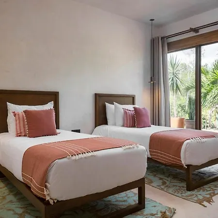 Boho Chic 3br Villa, La Veleta, Rooftop & Private Pool *