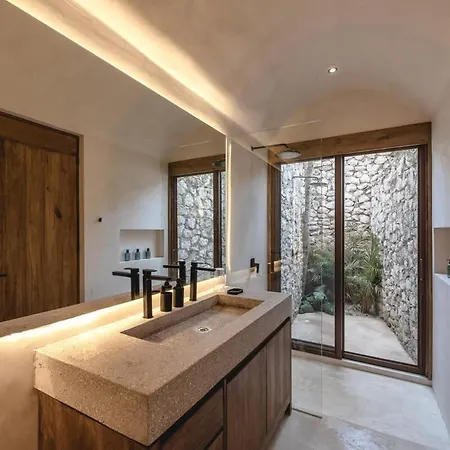 Boho Chic 3br Villa, La Veleta, Rooftop & Private Pool Holiday home *