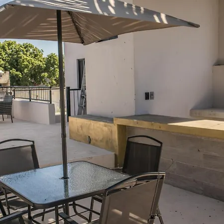 1 Bedroom In Downtown Walking Distance From Bars *