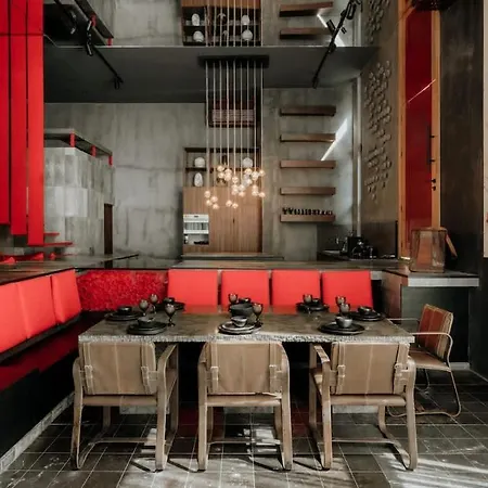 Apartment Barneys Ny Red With Pool *