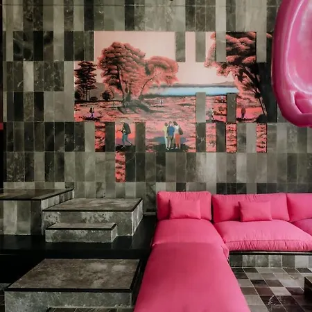 Barneys Ny Pink With Pool Apartment *