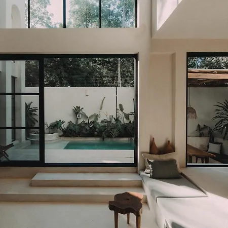 Architects Dream Stylish 4-bedroom *