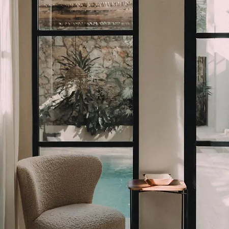Architects Dream Stylish 4-bedroom