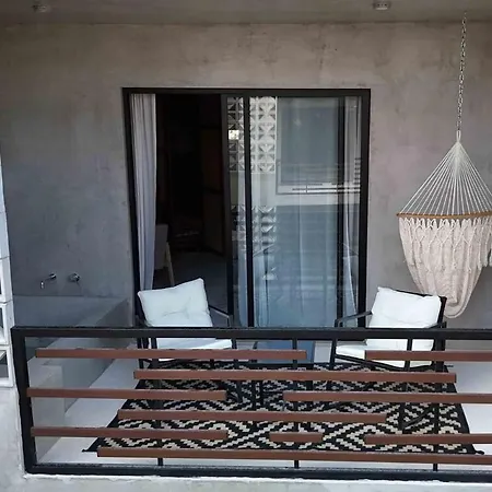 Pool And Rooftop Apartment