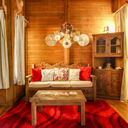 Alicat Villa *
