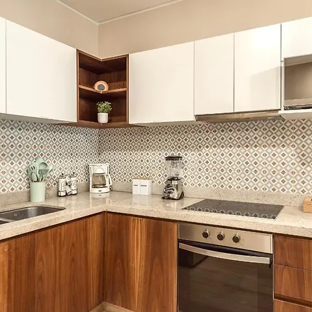 Apartment Private & Infinity Pool, King Bed, Sauna, Gym & *