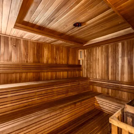 Private & Infinity Pool, King Bed, Sauna, Gym &
