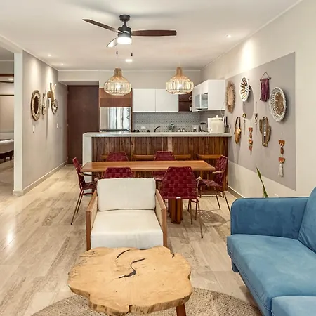Private & Infinity Pool, King Bed, Sauna, Gym & Apartment *