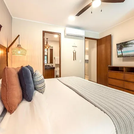 Private & Infinity Pool, King Bed, Sauna, Gym & Apartment