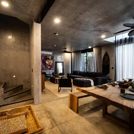 Design Luxury Duo Villas, 24 Pax, 5 Pools & 2 Rooftops, Bbq, Near Villa