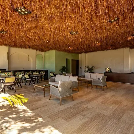 Apartment Elegant 2br Rooftop Pool *