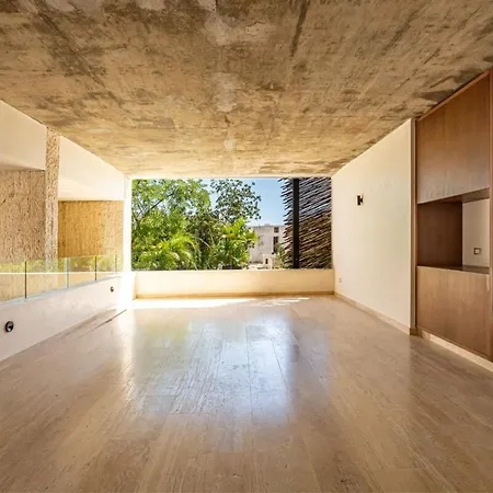 Elegant 2br Rooftop Pool Apartment