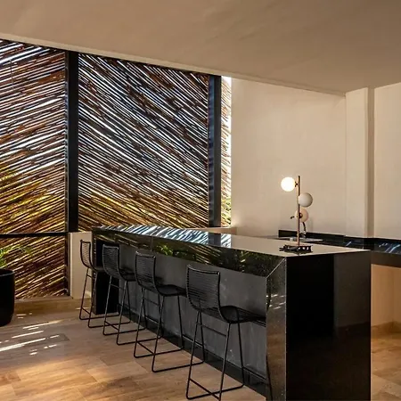 Apartment Elegant 2br Rooftop Pool