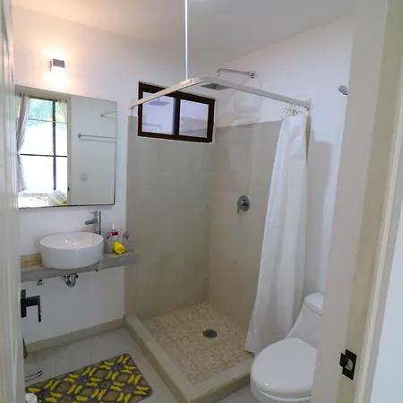 Comfortable 2 Bedroom Apartment *