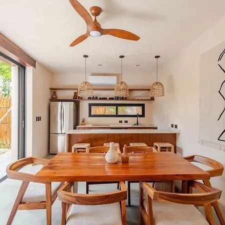 Bambu Con Alberca Privada En Villa