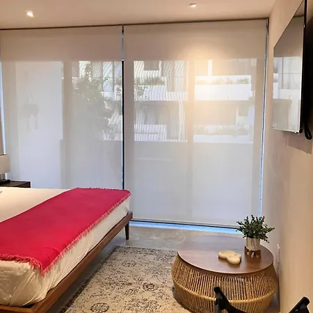 Ximbal 4 Guest Wifi Pool Gym Laundry Apartment *