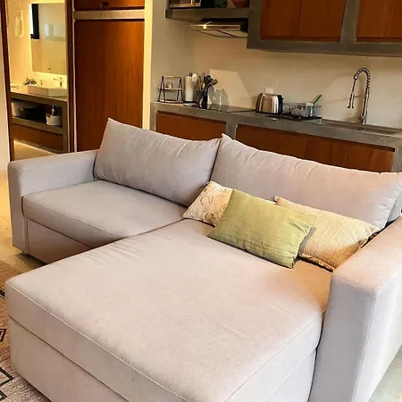 Ximbal 4 Guest Wifi Pool Gym Laundry Apartment