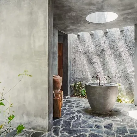 Romantic Garden W Private Pool Access