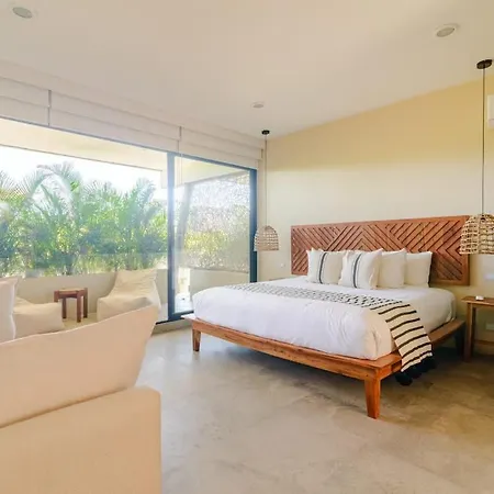 King Size Bed Loft In La Veleta Apartment *